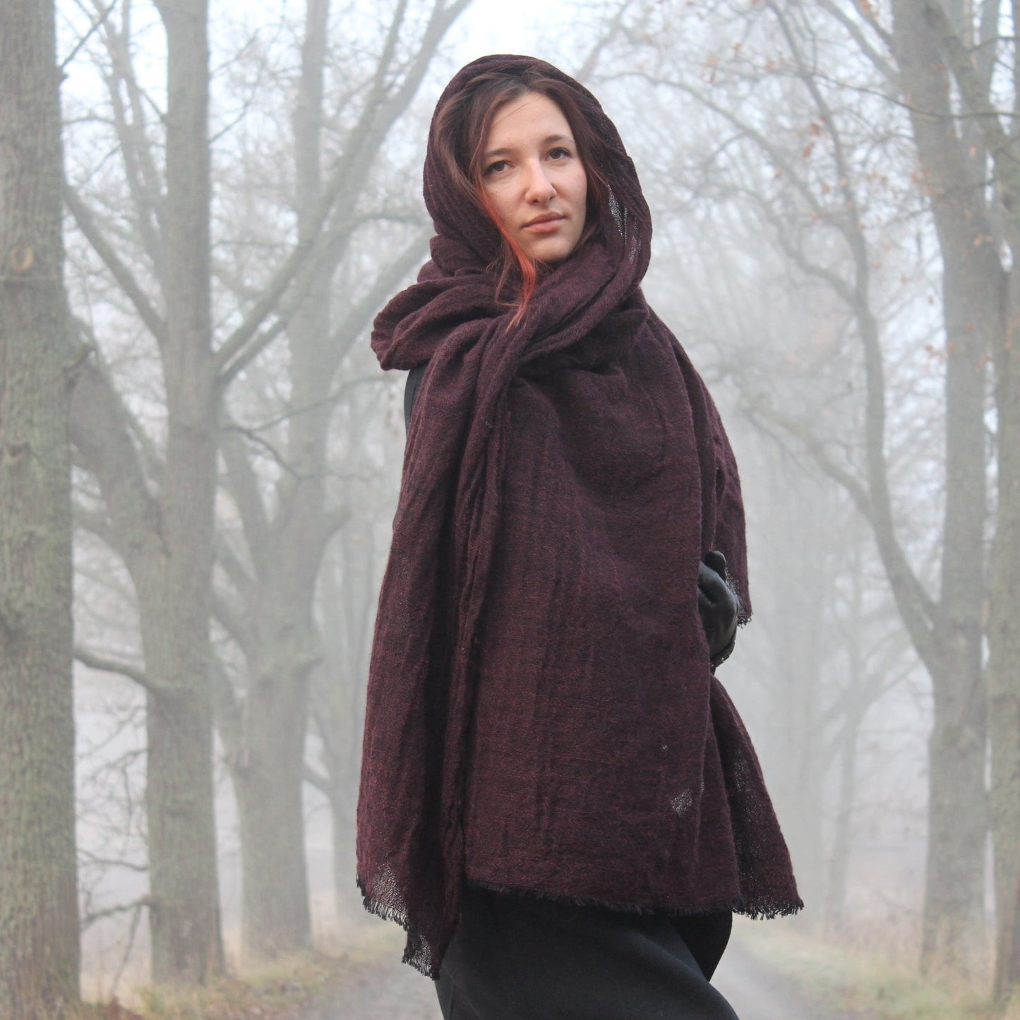 Wrinkly woollen shawl, Deep red