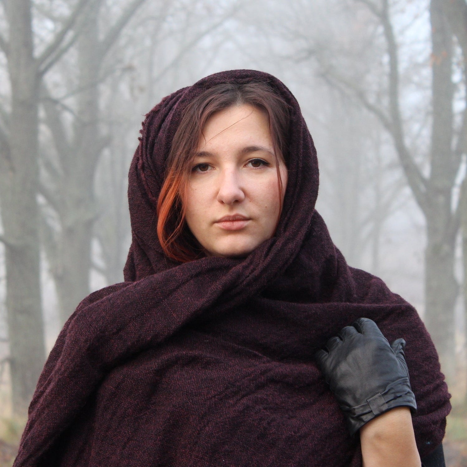 Wrinkly woollen shawl, Deep red