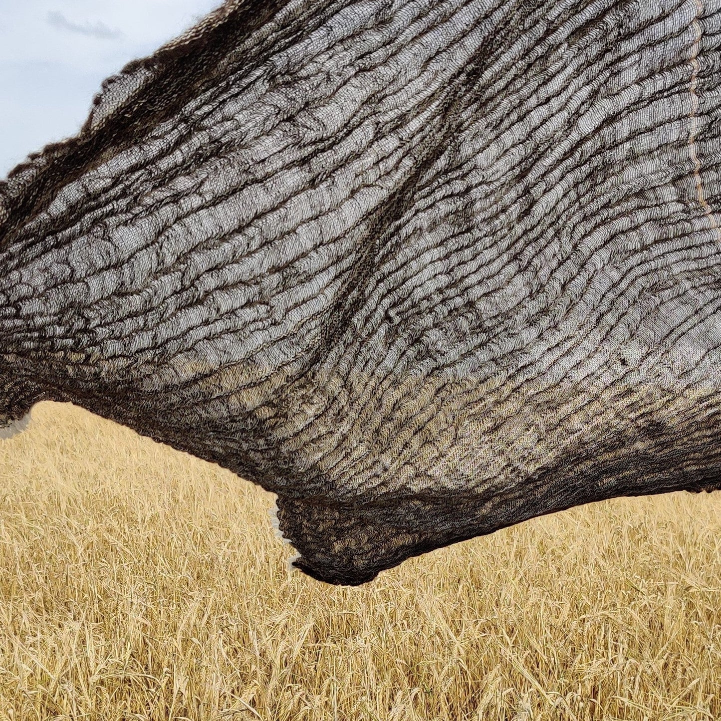 Square wrinkle scarf of Finnish natural wool, Blackish grey 120x160 cm