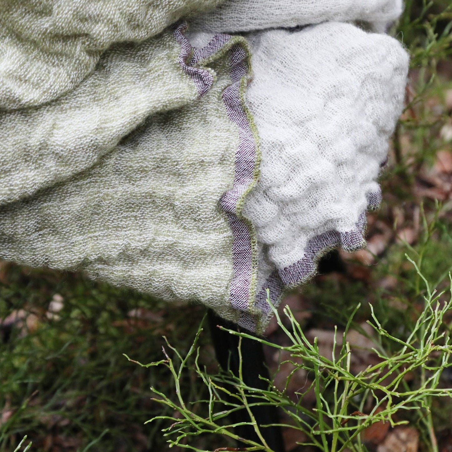 Soft 2-sided woollen blanket