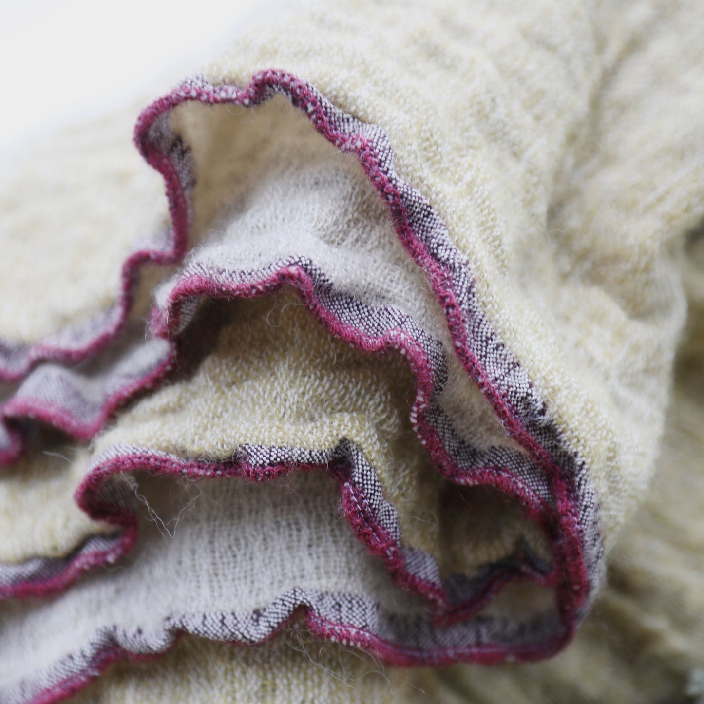 Soft 2-sided woollen blanket
